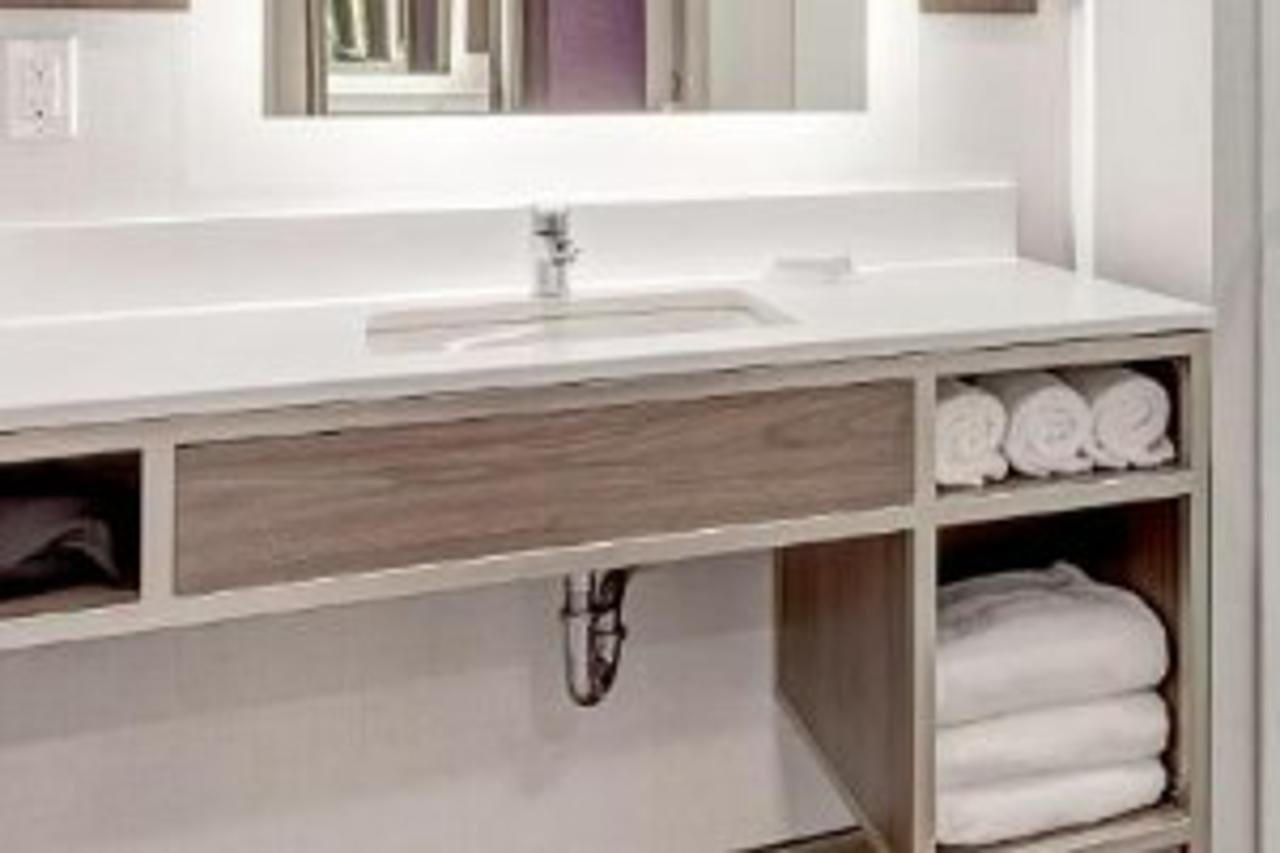 Hilton Garden Inn Toronto/Brampton West, Ontario, Canada Экстерьер фото