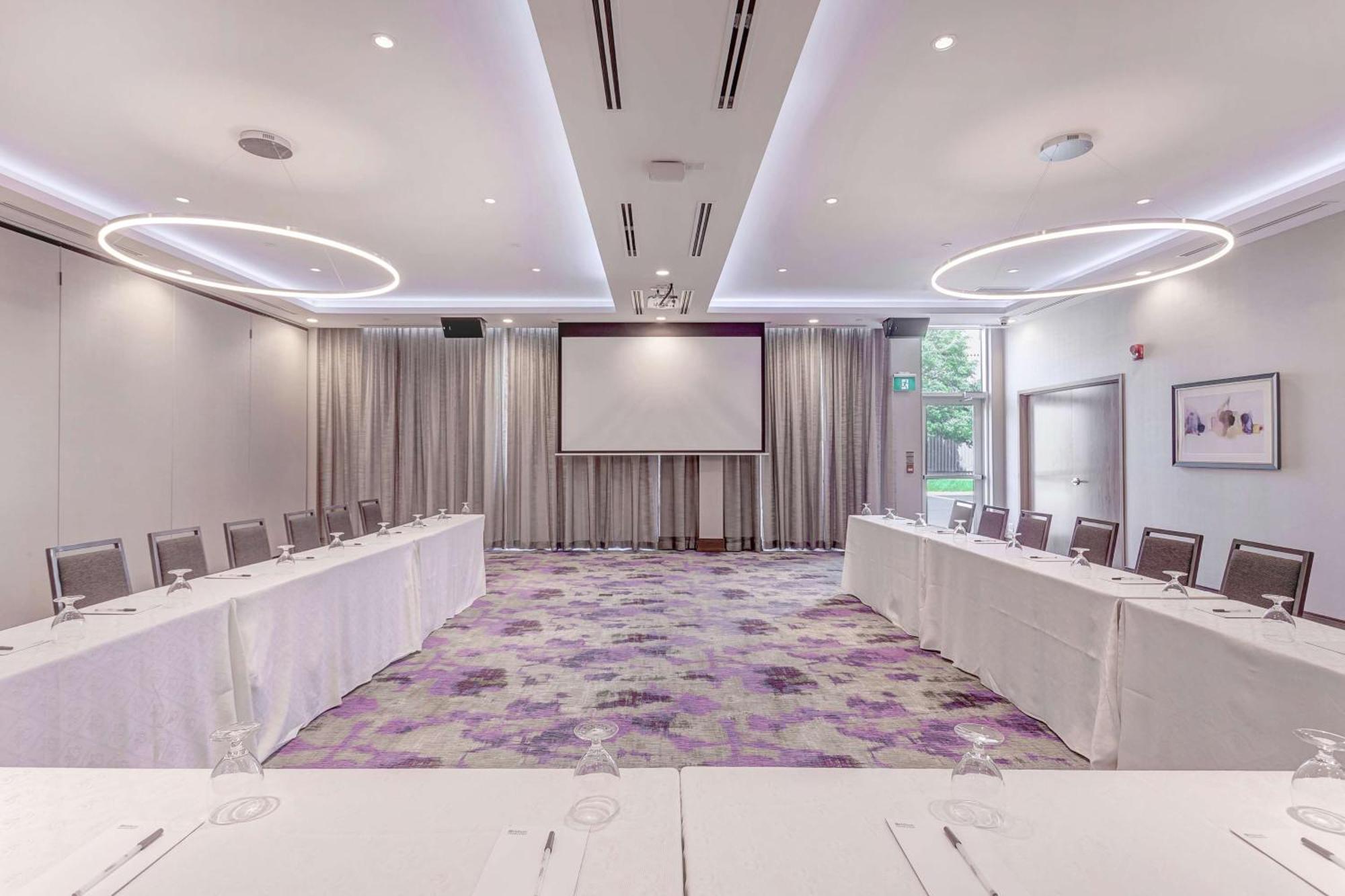 Hilton Garden Inn Toronto/Brampton West, Ontario, Canada Экстерьер фото