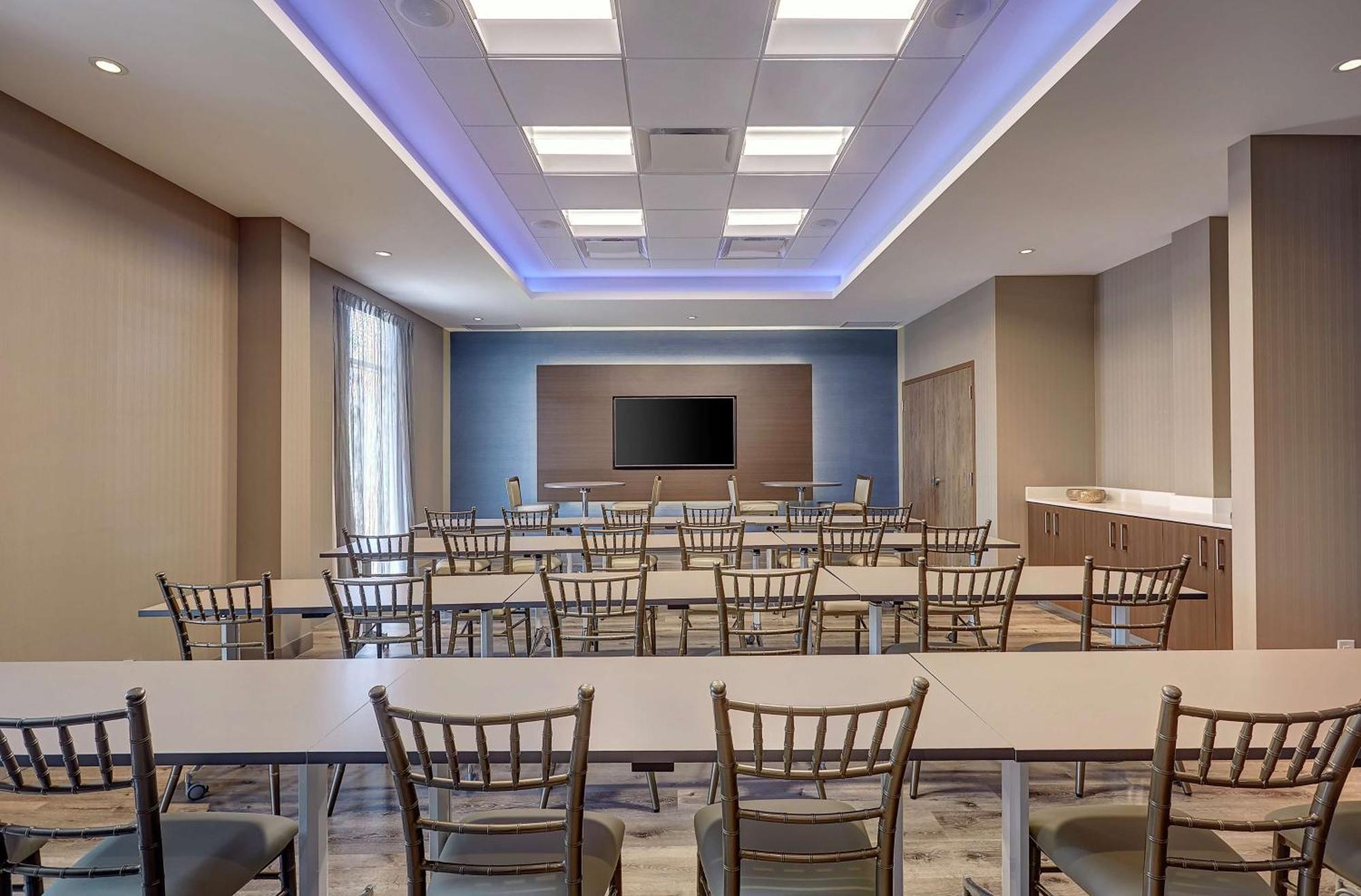 Hilton Garden Inn Toronto/Brampton West, Ontario, Canada Экстерьер фото