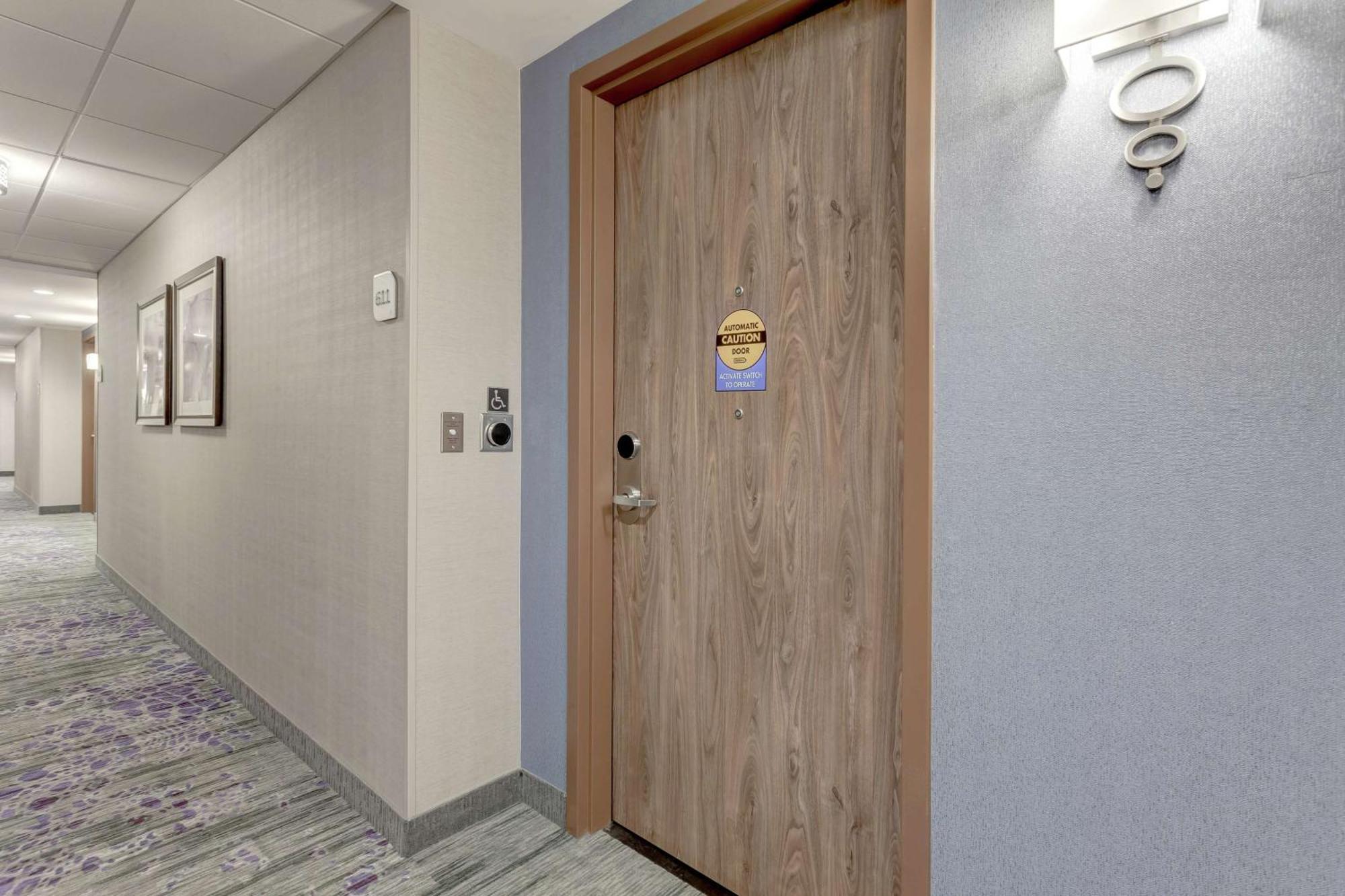 Hilton Garden Inn Toronto/Brampton West, Ontario, Canada Экстерьер фото