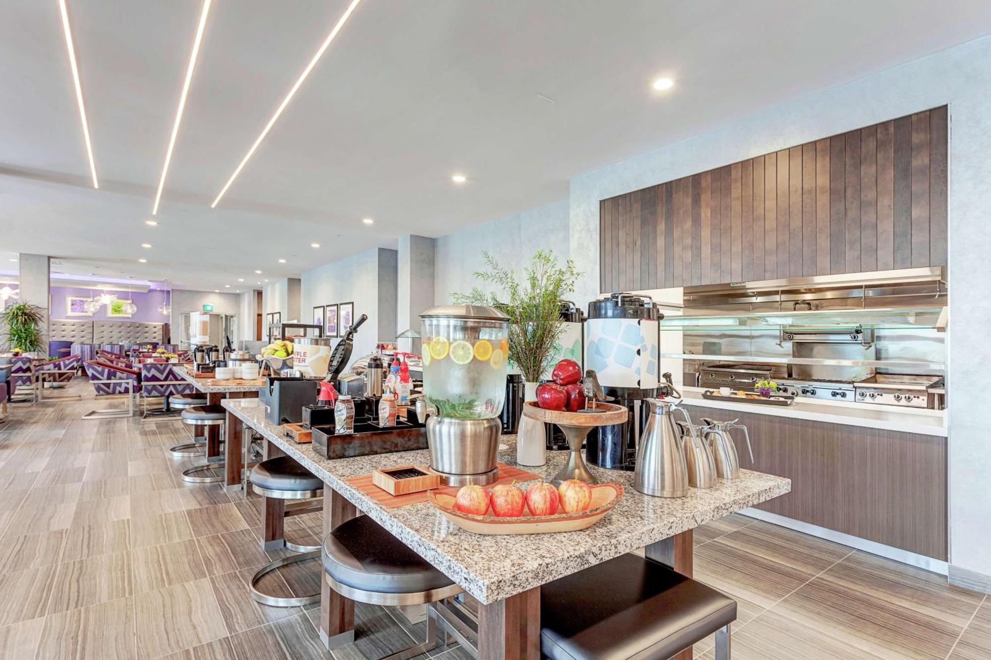 Hilton Garden Inn Toronto/Brampton West, Ontario, Canada Экстерьер фото